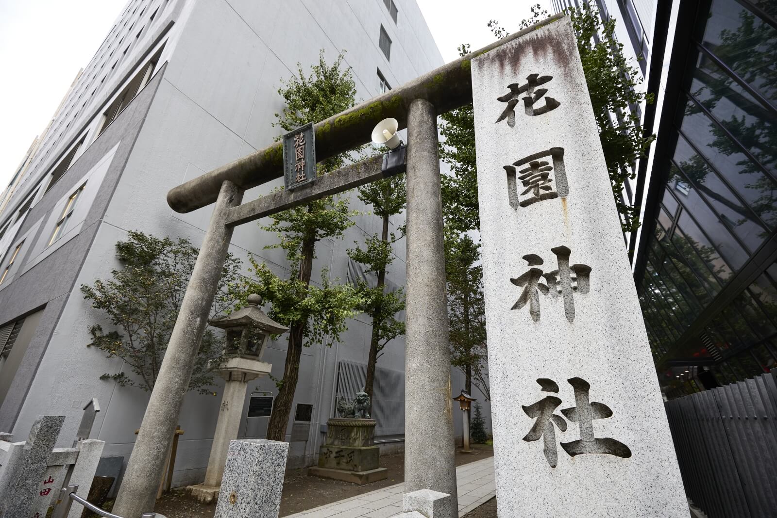 Photo of the Hanazono-Jinja Shrine